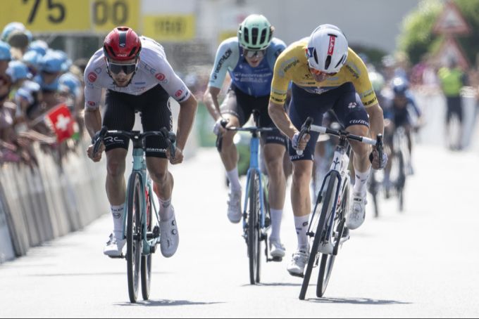 Romaine Grégoire (rechts) verteidigt das Gelbe Trikot an der Tour de Suisse. Tour de Suisse