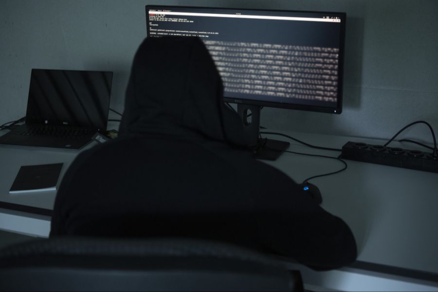 Denn die biometrischen Daten müssten zentral an einem Ort gespeichert werden. Die Daten könnten gehackt werden und man kann sie nicht einfach ersetzen wie ein Passwort. (Symbolbild)