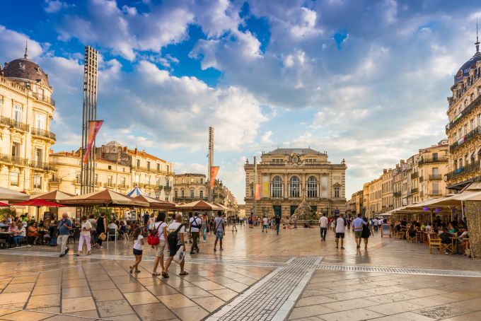 Montpellier lebt, bietet aber trotzdem eine entspannte Atmosphäre für gemeinsame Erlebnisse. Montpellier