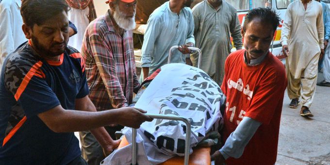 Bei dem Unfall starben 14 Menschen, darunter auch Kinder. Unfall Pakistan