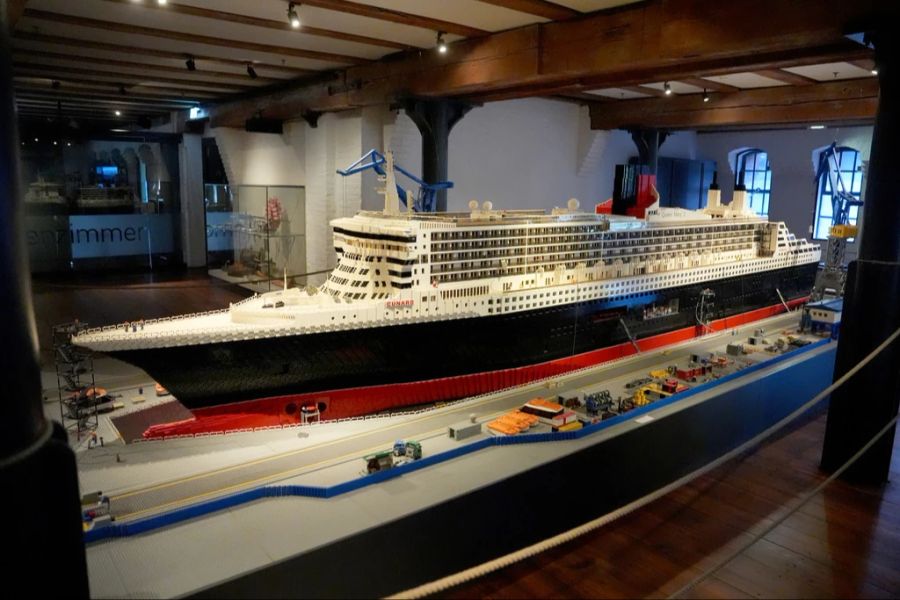 Das Lego-Modell der «Queen Mary 2» – mit den Bausätzen kann man auch ganz erwachsen das innere Kind herauslassen. (Archivbild)