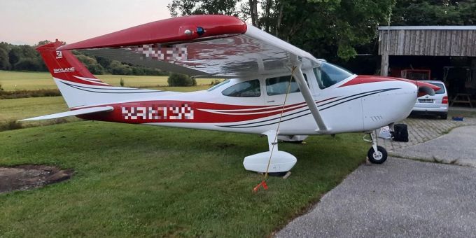 Anzeige - Pilot schleust vier Migranten mit Flugzeug ein
