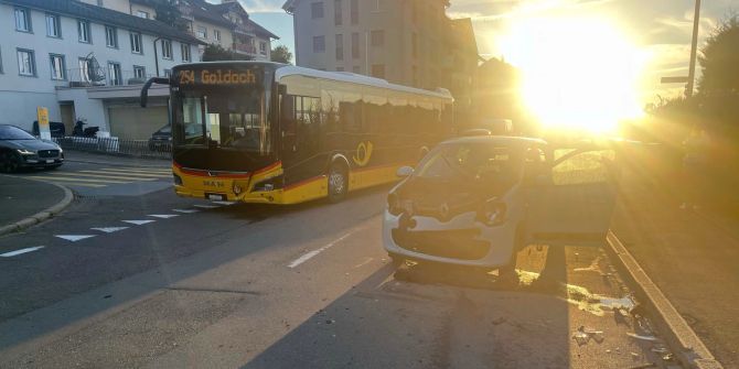 Unfall beim Abbiegen.