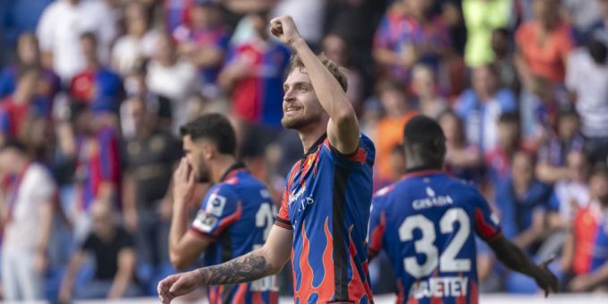 Nach Gerüchten - FCB-Stürmer Fink: «Mein Herz schlägt rot und blau»