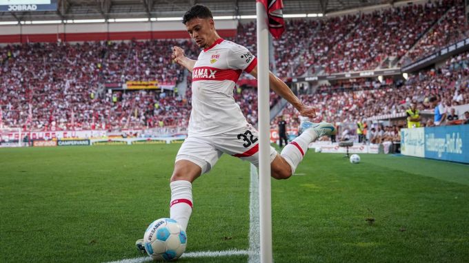 Fabian Rieder im Einsatz für den VfB Stuttgart in der Bundesliga Fabian Rieder Stuttgart Bundesliga