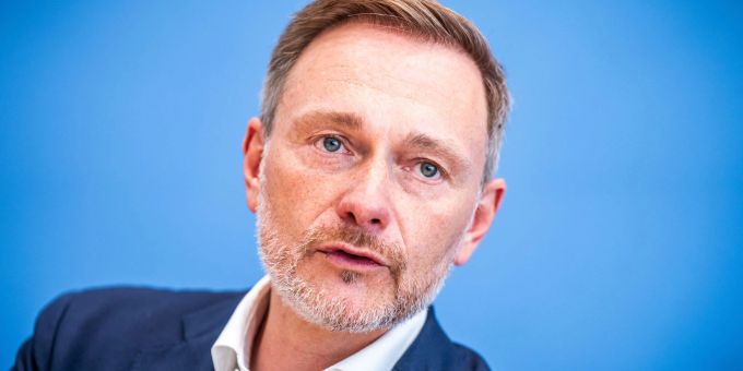 Lindner hat einen Hund überfahren. (Archivbild) Lindner will in Brüssel um mehr Zeit bitten. (Archivbild)