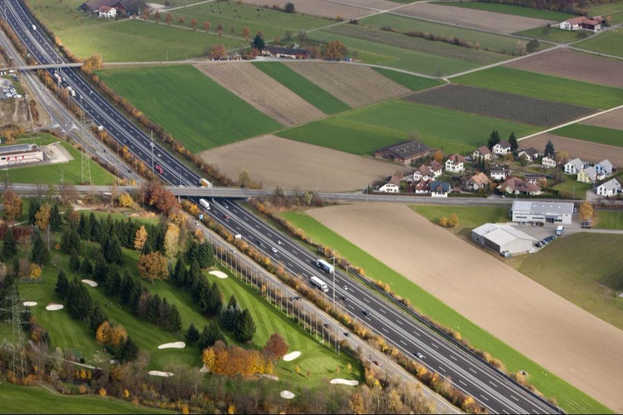 Weil ein Millionär auf der Autobahn zu nahe auffährt, wurde er verurteilt.