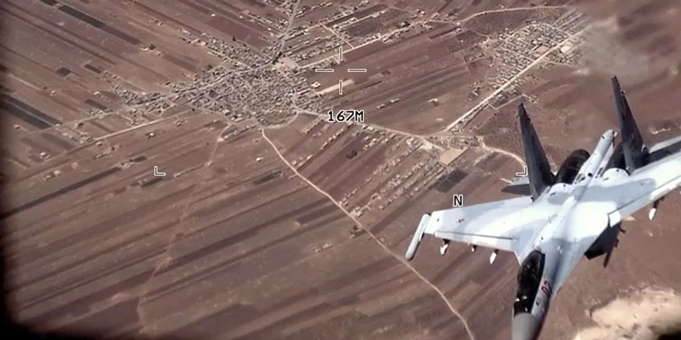 ロシアの戦闘機がシリアの反政府勢力に対して戦闘中