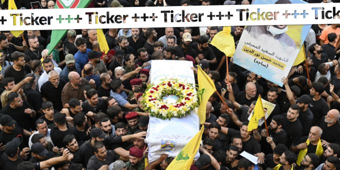 «Höre Schreie» - Riesen-Explosion unterbricht Live-Sendung im Libanon