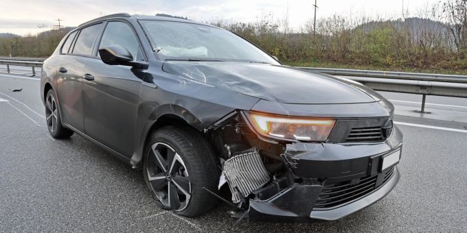 A2 bei Reiden LU - Kollision zwischen Auto und Lastwagen