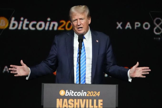 Seit der Wahl von Donald Trump befindet sich der Bitcoin im Aufwind. trump bitcoin