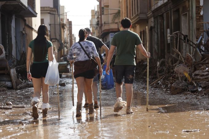 Scores killed as floods hit Spain