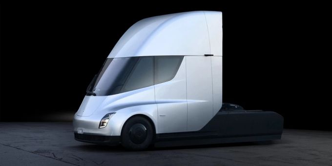 Ein Tesla Semi geriet im August in Kalifornien in Brand. Tesla Feuerwehr