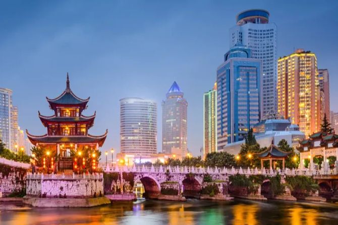 China Grossstadt Lichter Abendstimmung