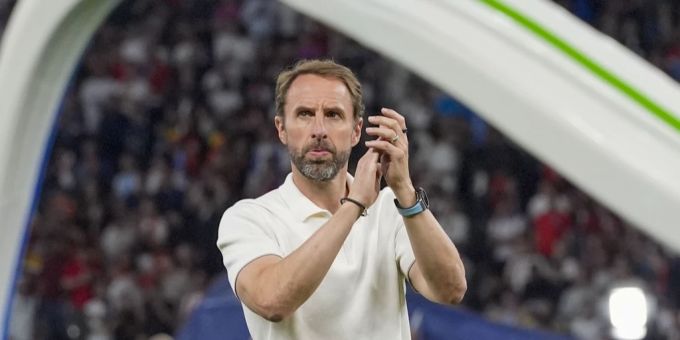 Nach dem Abgang von Gareth Southgate stellt sich die Frage, wer als England-Trainer übernehmen wird. southgate