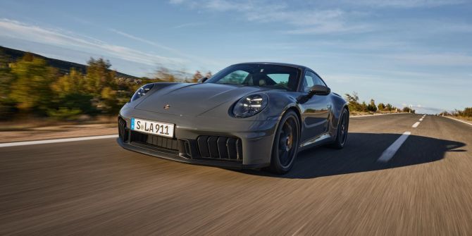 2025 Porsche 911 Carrera GTS