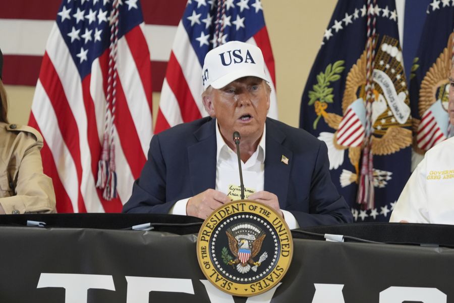 Ein Streit über Anschuldigungen sexuellen Missbrauchs gegen Trump gerät ausser Kontrolle.