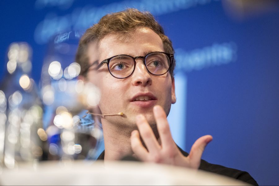 Jonas Lüthy ist seit März 2024 Präsident der Jungfreisinnigen und will die Schweizer Armee so richtig aufrüsten.