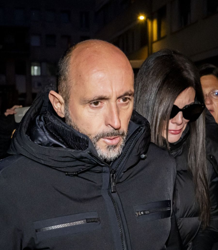 Jacques Moretti erklärte gegenüber der Polizei, die Kameras seien kurz vor dem Brand ausgefallen. Er könne sie nicht zurücksetzen.