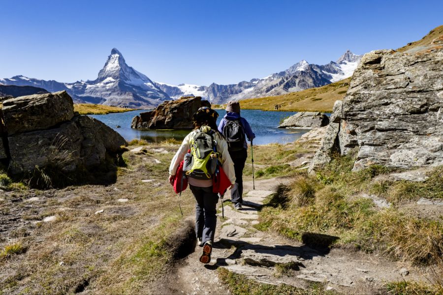 Die Temperaturen und der wolkenlose Himmel lockten zahlreiche Menschen nach draussen.