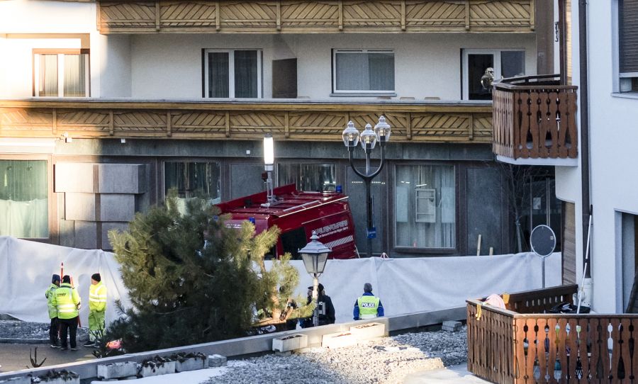 Bei der Brandkatastrophe in der Bar «Le Constellation» in Crans-Montana wurden über 100 Personen verletzt, 40 starben.