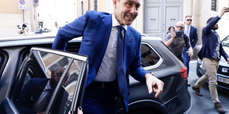 ARCHIV - Roberto Vannacci kommt am Tempio di Adriano in Rom an. Foto: Cecilia Fabiano/LaPresse via ZUMA Press/dpa/Archivbild