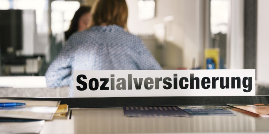 Die Berner Gemeinden sollen keinen Selbstbehalt auf Sozialhilfe zahlen, findet der Grosse Rat. (Symbolbild)