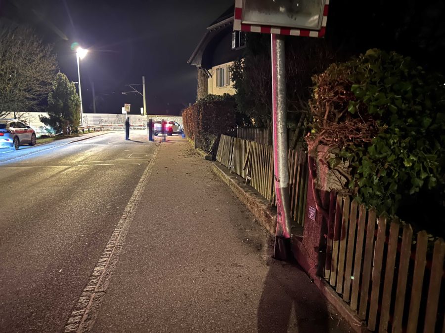 Am Kandelaber entstand ein Sachschaden.