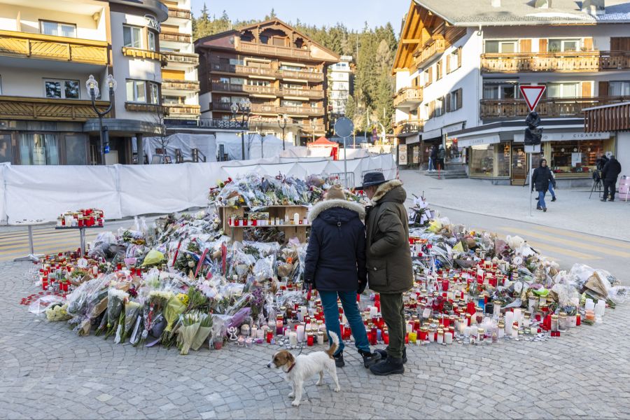 Seither leiden die Restaurants, Läden und Hotels in Crans-Montana – sowohl emotional als auch wirtschaftlich – unter den Folgen der Tragödie.