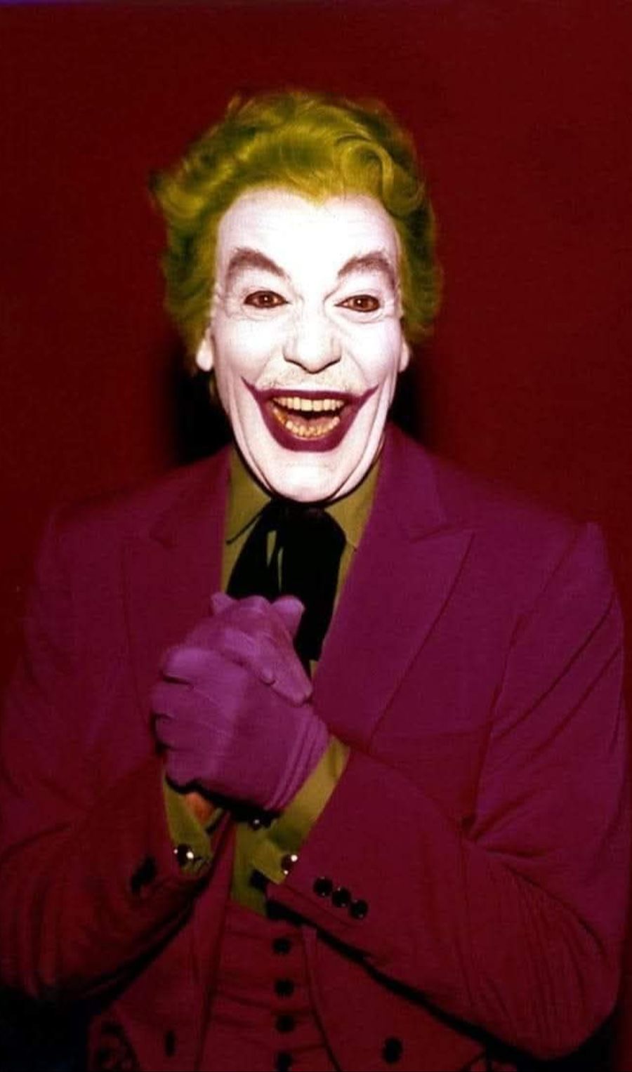 Einige User wollen eine Ähnlichkeit zur Comicfigur Joker erkennen.