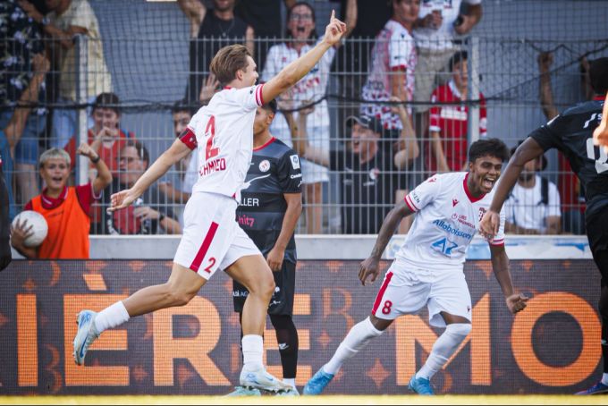 Der FC Sion um Captain Joel Schmied jubelt auch gegen den FC Winterthur. Schmied
