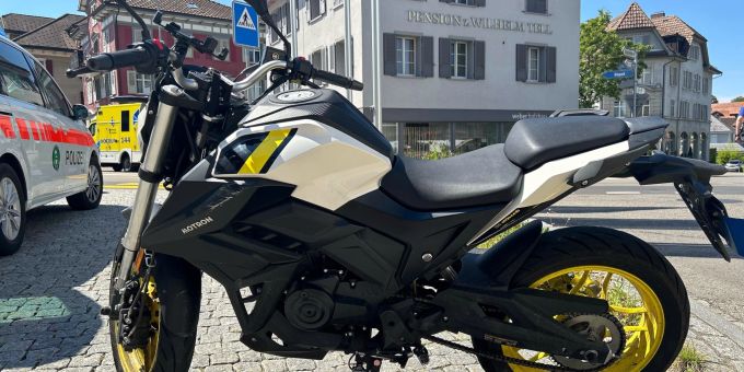 Kirchberg SG - Motorradfahrerin (17) nach Kollision im Spital