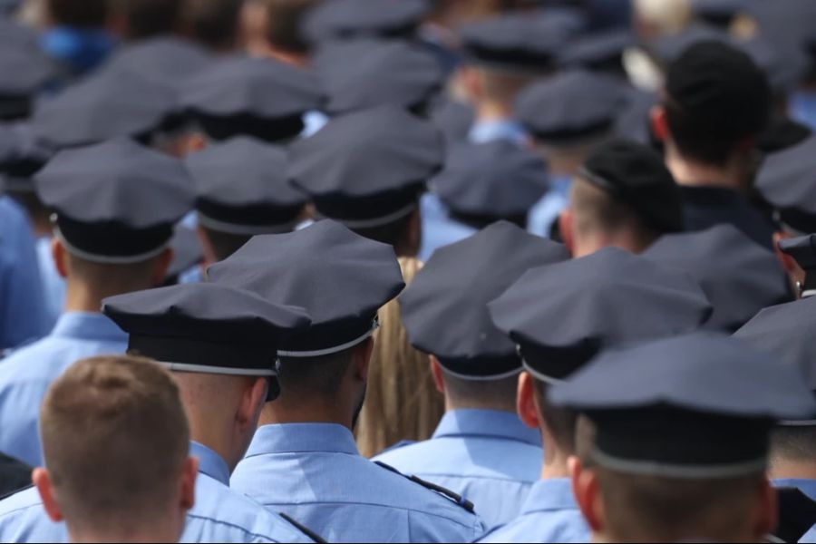 Polizisten trauerten Anfang Juni um den erstochenen Rouven L. (†29).
