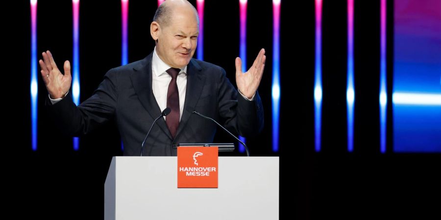 Bundeskanzler Olaf Scholz betonte: «Zu einer modernen Angebotspolitik gehört natürlich auch, dass wir schneller werden und einfacher. Da sind wir uns vollkommen einig.»