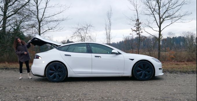 So viel Platz wie diese Limousine hat normalerweise nur ein SUV. Tesla Model S Plaid