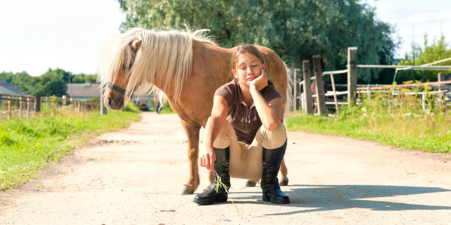 Pferd und Mädchen