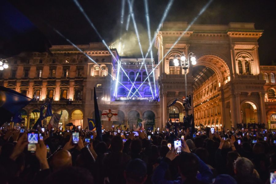 Dort wurden Sommer & Co. mit einer Lichter-Show gewürdigt.