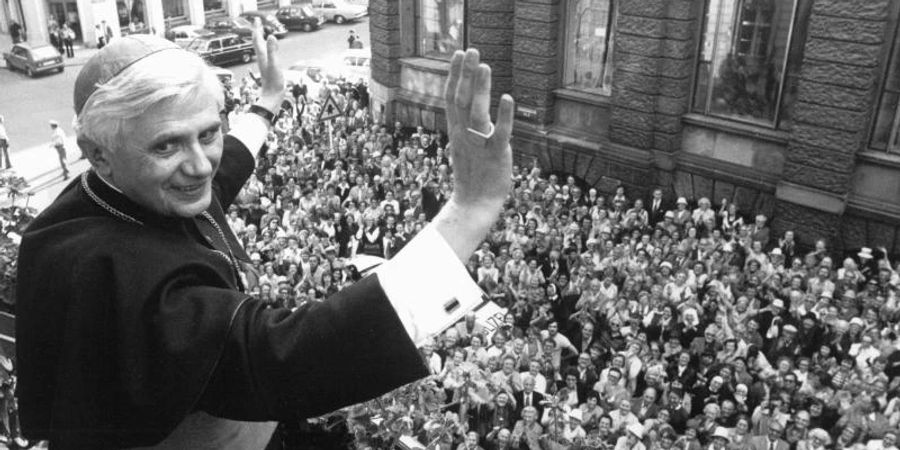 Joseph Ratzinger, der damalige Erzbischof von München und Freising und spätere Papst Benedikt XVI., im Jahr 1977 in München. Foto: picture alliance / dpa