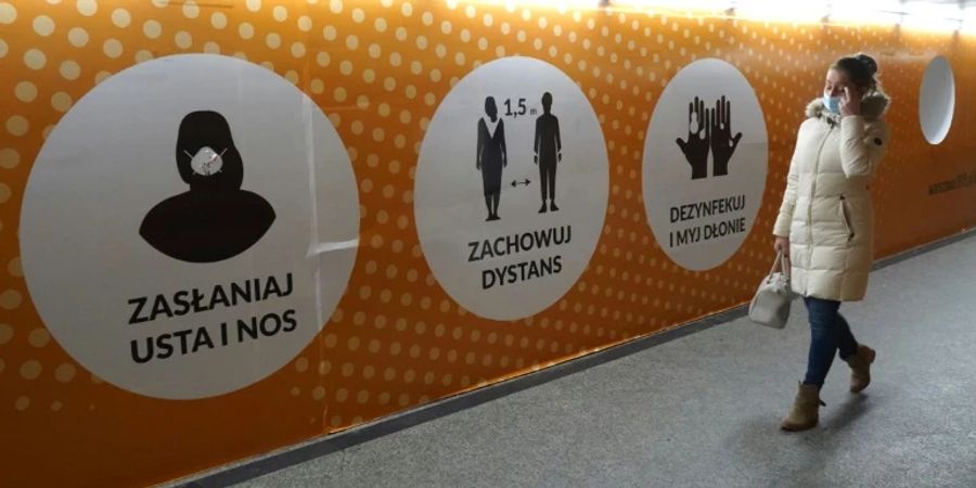 Noch gilt die Maskenpflicht vielerorts in Polen