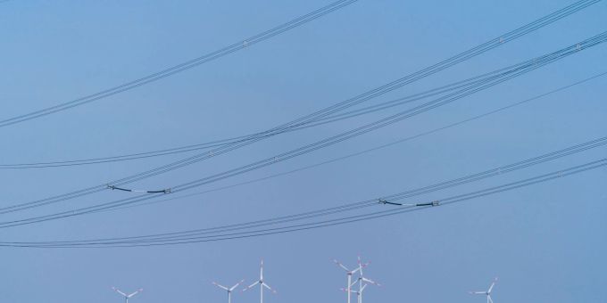 Mit 20,6 Milliarden Kilowattstunden gibt es einen neuen Rekordmonat bei der Stromerzeugung aus Windenergie. Mit 20,6 Milliarden Kilowattstunden gibt es einen neuen Rekordmonat bei der Stromerzeugung aus Windenergie.