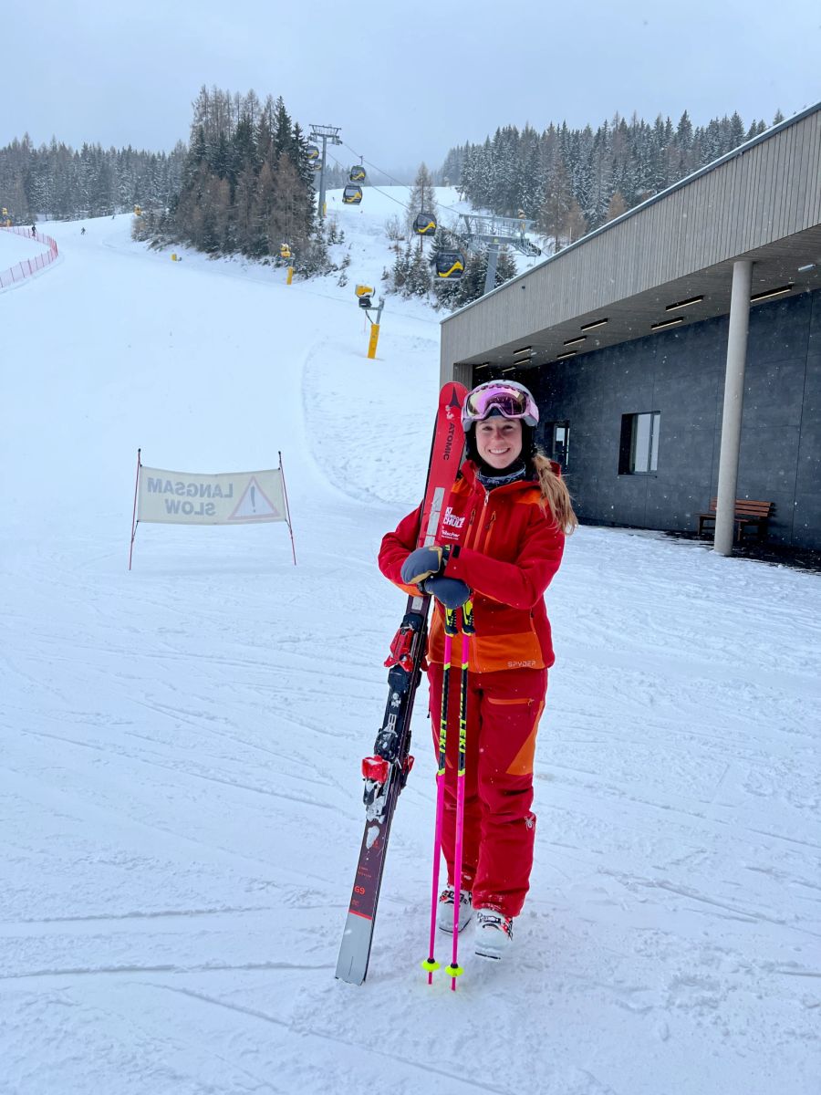 Frau Ski Schnee