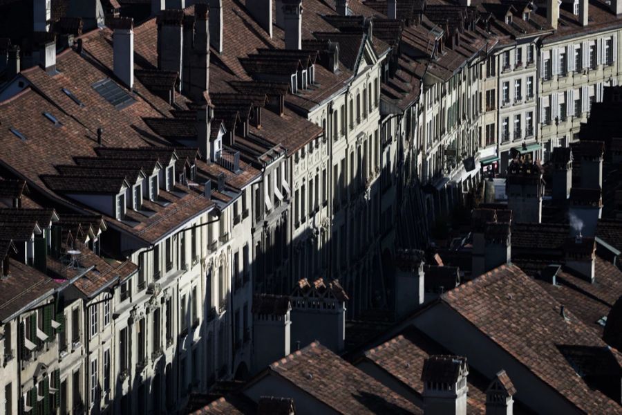 Die Ausrichtung der Stadt ist einer der Gründe warum die Satellitenverbindung schlecht funktioniert.