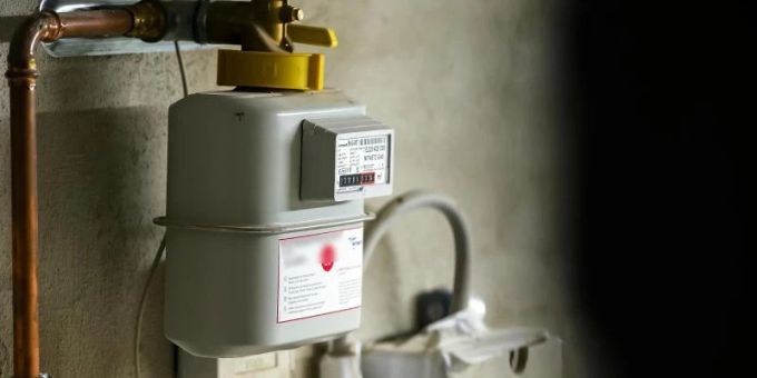 Ein Gaszähler hängt im Keller eines Einfamilienhauses. (Symbolbild) Gaszähler Ukraine-Konflikt