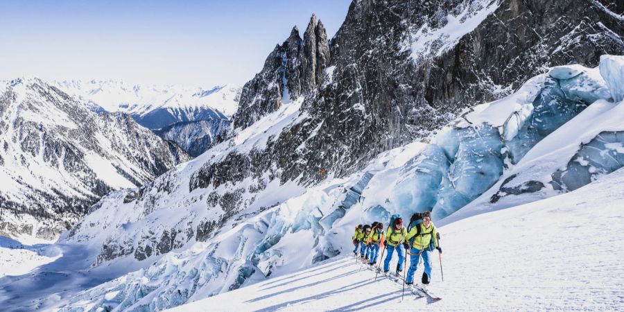 Das Expeditionsteam des SAC lernte während zwei Jahren alles zum Thema Bergsteigen und versucht nun in seiner Abschlussexpedition das Gelernte anzuwenden.