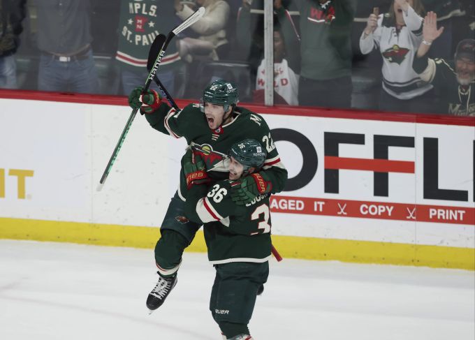 Kevin Fiala (22) jubelt über seinen Treffer. Kevin Fiala