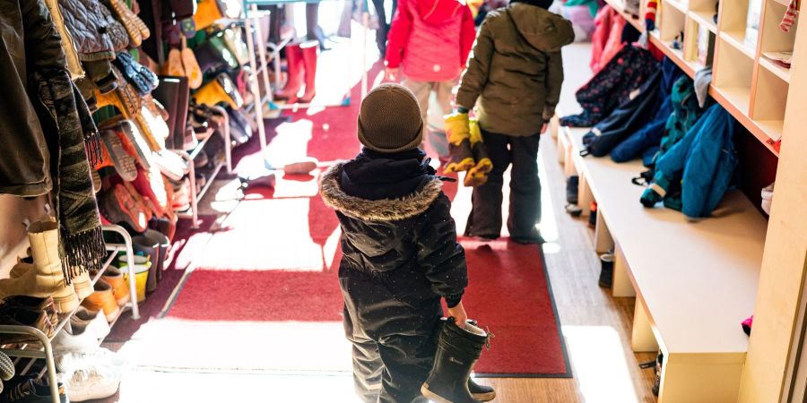 Übernimmt Ihr Arbeitgeber die Kita-Gebühren? Dann dürfen Sie die Aufwendungen nicht als Sonderausgaben in der Steuererklärung angeben.