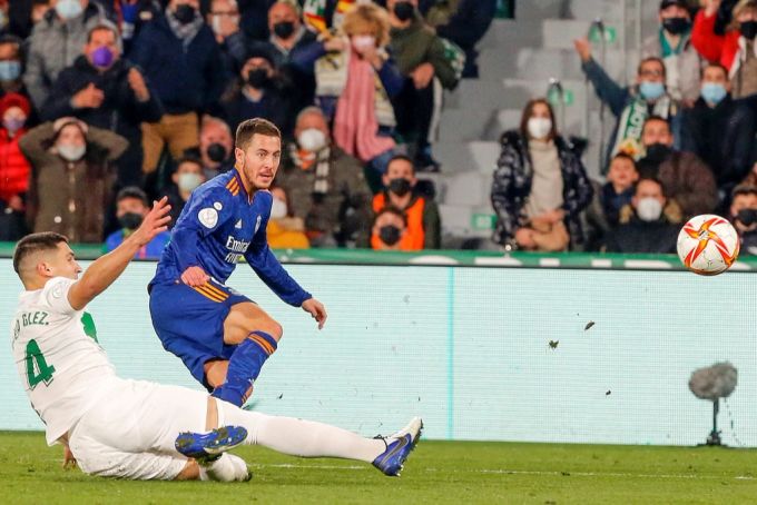 Eden Hazard schiesst Real Madrid spät zum Sieg gegen Aussenseiter Elche. Real Madrid