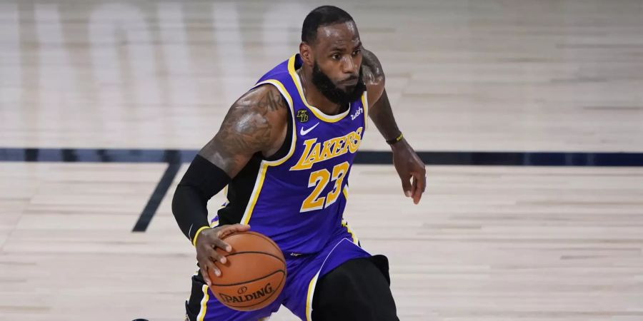 LeBron James setzt sich seit dem Todesfall von George Floyd bei einem brutalen Polizeieinsatz in Minneapolis vehement gegen Polizeigewalt gegenüber Afroamerikanern in den USA ein.