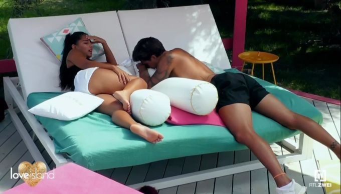 «Love Island 2020»: Aurelia sucht Trost bei Tim. «Love Island 2020»