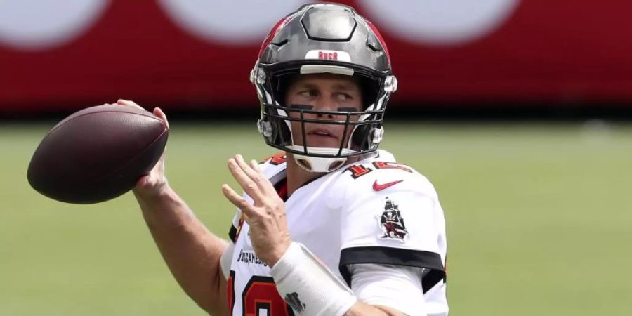 Quarterback Tom Brady hat mit seinem neuem Team, den Tampa Bay Buccaneers, den ersten Sieg in der NFL geschafft. Foto: Mark Lomoglio/FR171610 AP/dpa